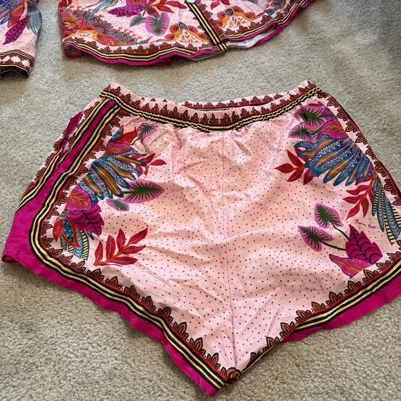 FARM Rio pink linen button up and shorts set (2 pieces) in Macaw Scarf XL - Picture 5 of 13